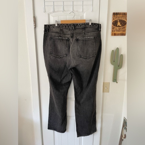 Good American Black Distressed Women's Jeans Flared Hem High Rise size 16 NWOT - Picture 8 of 8